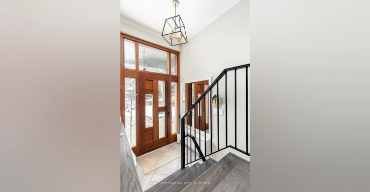 Left-7 Rainham Place, Toronto, ON, M3B 1A1 - 2