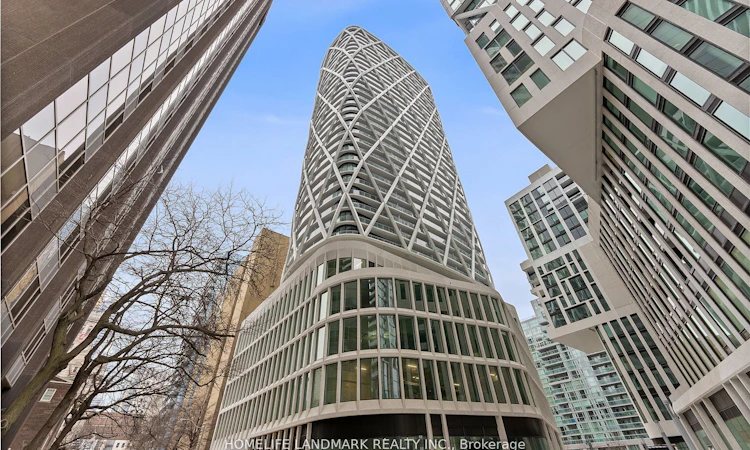 1129-230 Simcoe Street