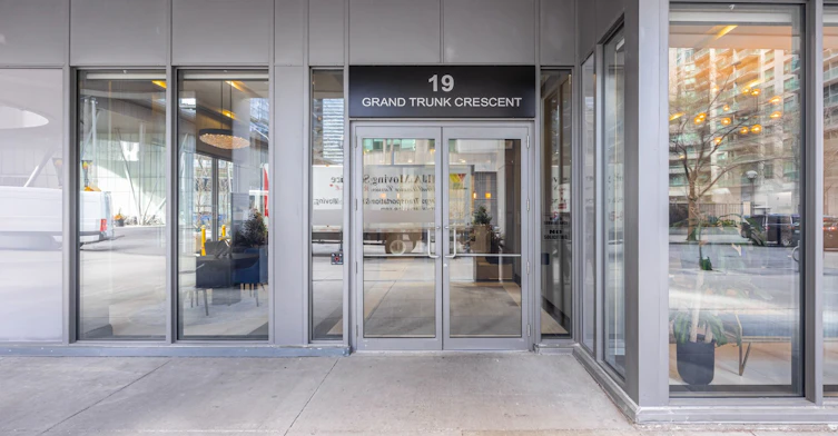 2103-19 Grand Trunk Crescent, Toronto, ON, M5J 3A3 - 3