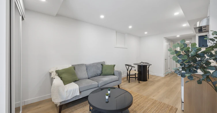 6-91 Barton Avenue, Toronto, ON, M6G 1P7 - 6