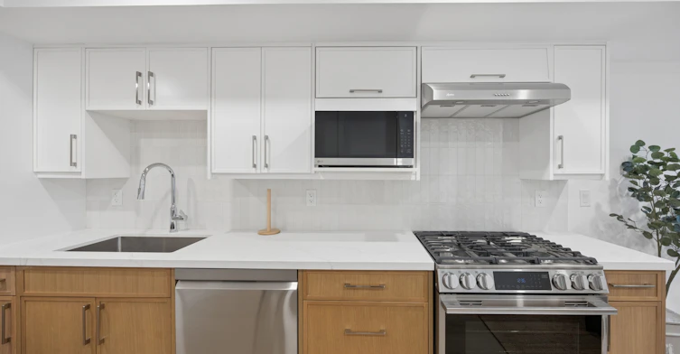 6-91 Barton Avenue, Toronto, ON, M6G 1P7 - 4