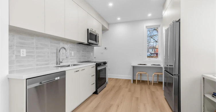 5b-45 Bellevue Avenue, Toronto, ON, M5T 2N5 - 9
