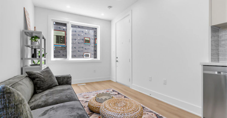 5b-45 Bellevue Avenue, Toronto, ON, M5T 2N5 - 3