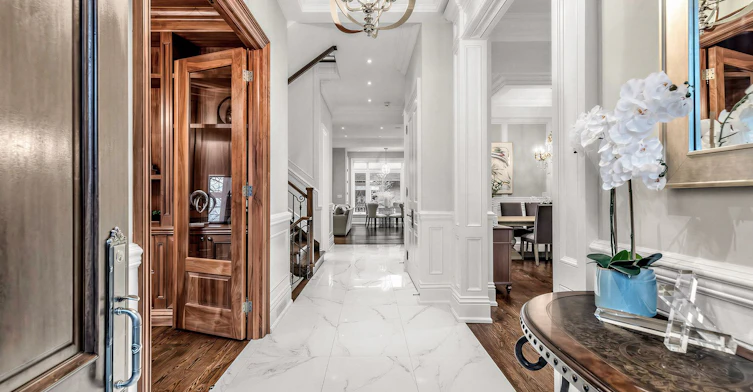 5 Lloydminster Crescent, Toronto, ON, M2M 2R9 - 2