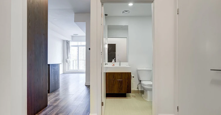 1309-200 Sackville Street, Toronto, ON, M5A 0C4 - 5