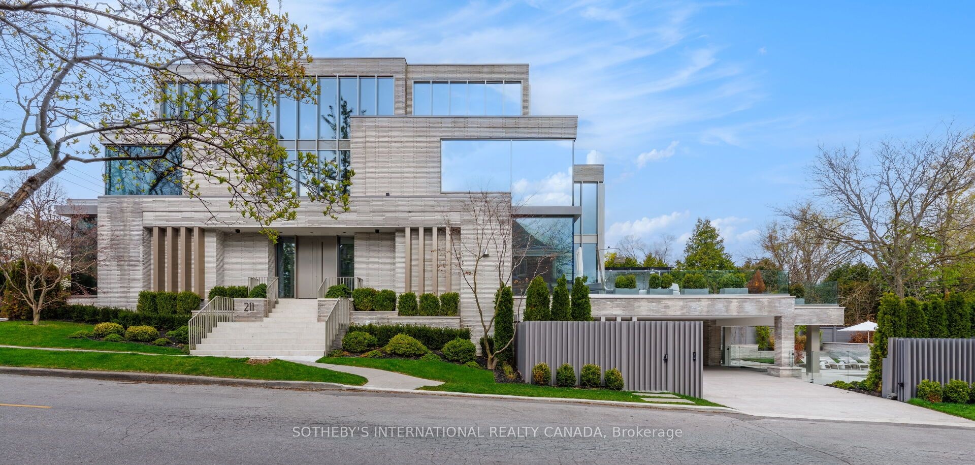 211 Dunvegan Road, Toronto, ON, M5P 2P3