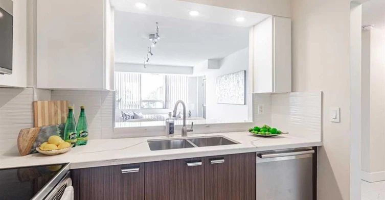 215-555 Wilson Heights Boulevard, Toronto, ON, M3H 2V7 - 8
