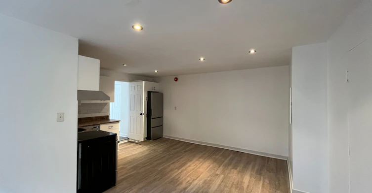 102-557 Markham Street, Toronto, ON, M6G 2L6