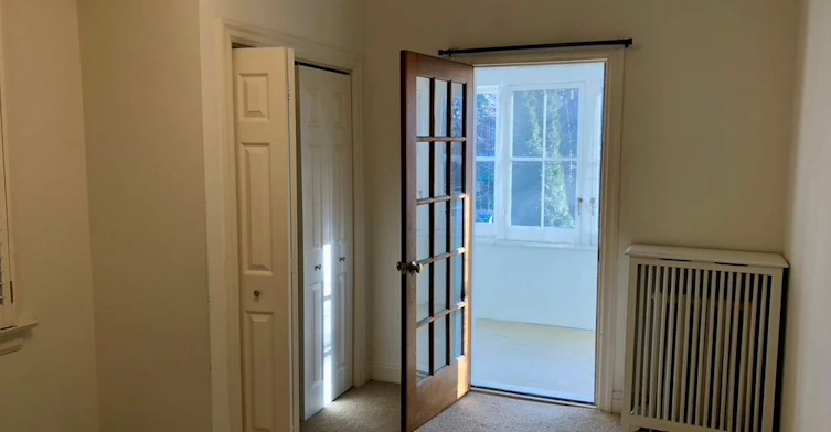 Main floor-305 St Clair Avenue E, Toronto, ON, M4T 1P3 - 11