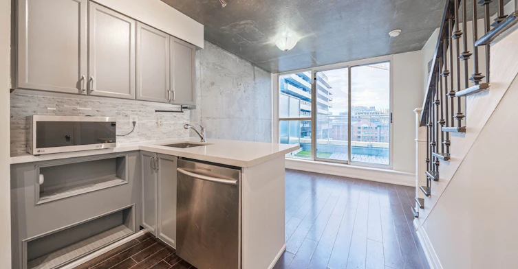 1020-1029 King Street W, Toronto, ON, M6K 1J7 - 8