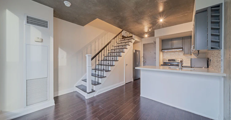 1020-1029 King Street W, Toronto, ON, M6K 1J7 - 4