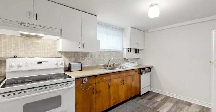 Lower-103 Cummer Avenue, Toronto, ON, M2M 2E6 - 12