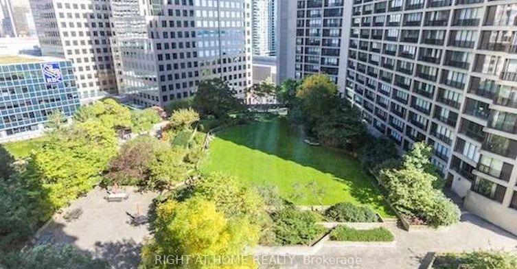2009-65 Harbour Square, Toronto, ON, M5J 2L4 - 3