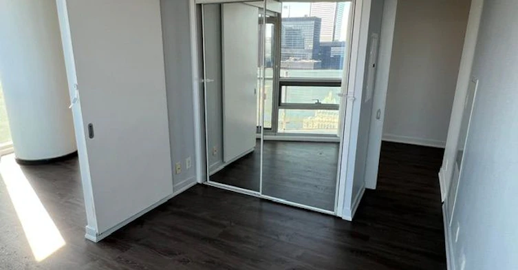 5611-14 York Street, Toronto, ON, M5J 2Z2 - 8