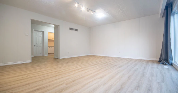 Bsmt-435 Connaught Avenue, Toronto, ON, M2R 2M4 - 5