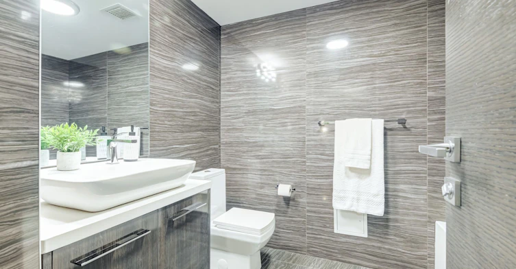TH2-220 George Street, Toronto, ON, M5A 2N1 - 24