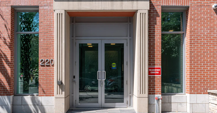 TH2-220 George Street, Toronto, ON, M5A 2N1 - 2