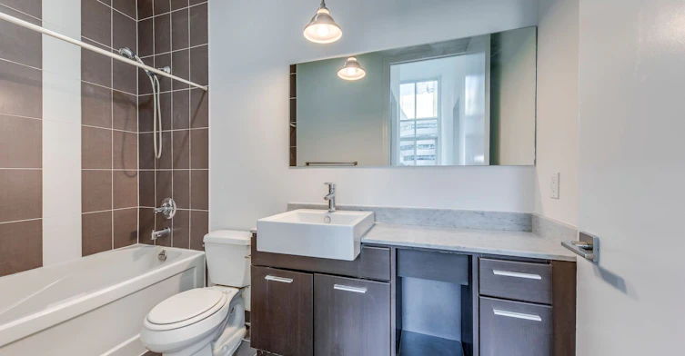 202-770 Bay Street, Toronto, ON, M5G 1N6 - 26