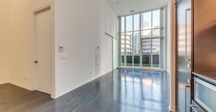 202-770 Bay Street, Toronto, ON, M5G 1N6 - 11
