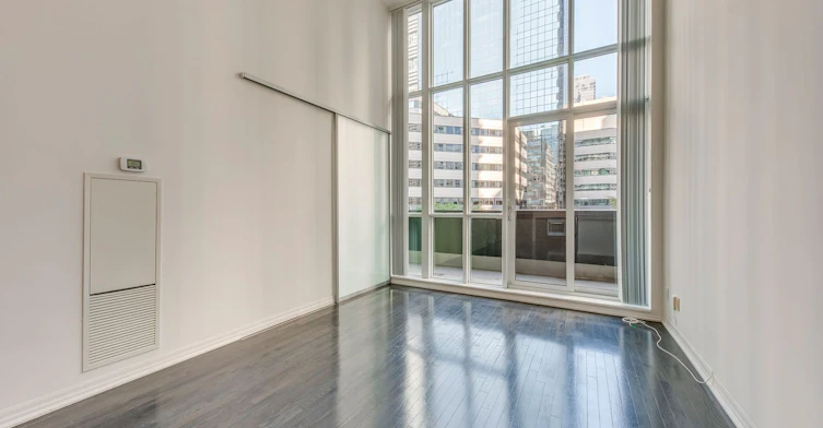 202-770 Bay Street, Toronto, ON, M5G 1N6 - 14