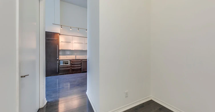 202-770 Bay Street, Toronto, ON, M5G 1N6 - 20