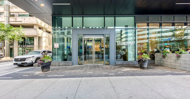 202-770 Bay Street, Toronto, ON, M5G 1N6 - 2