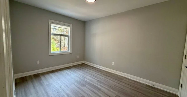 2ND FLR-19 Mount Royal Avenue, Toronto, ON, M6H 2S2 - 13