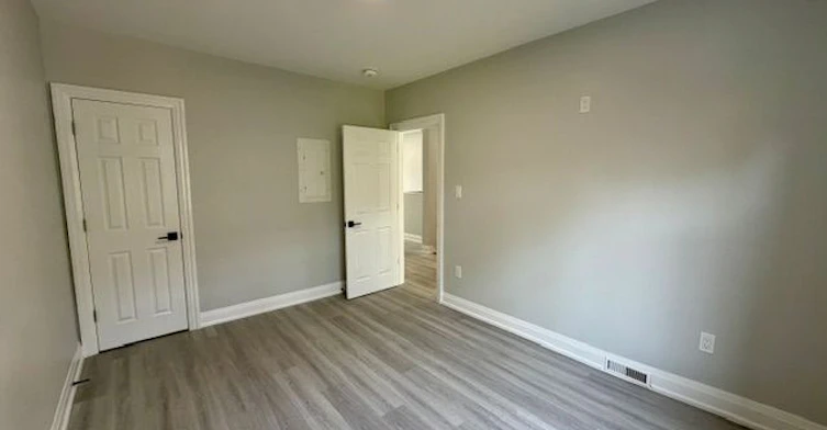 2ND FLR-19 Mount Royal Avenue, Toronto, ON, M6H 2S2 - 14