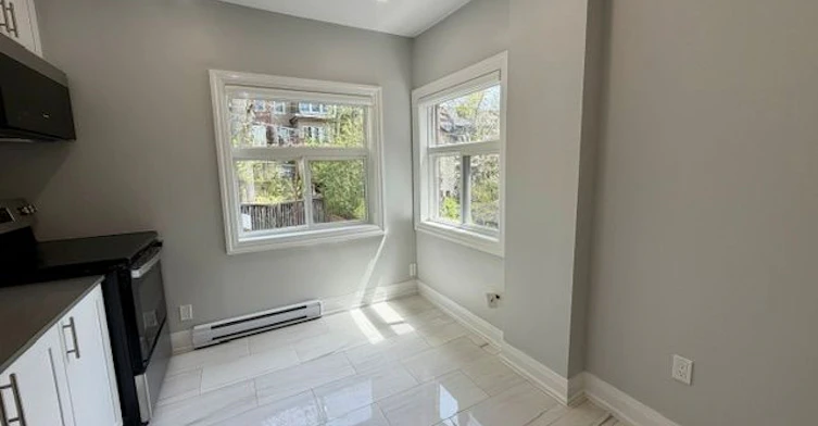 2ND FLR-19 Mount Royal Avenue, Toronto, ON, M6H 2S2 - 12