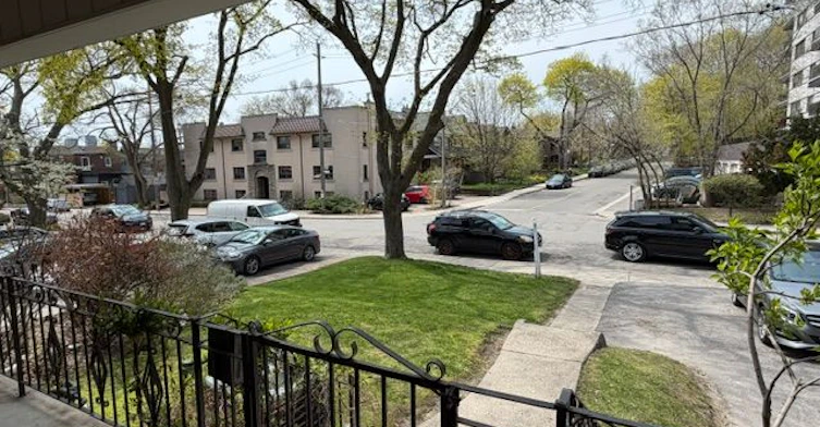 Main Level-19 Mount Royal Avenue, Toronto, ON, M6H 2S2 - 22