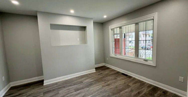 Main Level-19 Mount Royal Avenue, Toronto, ON, M6H 2S2 - 8