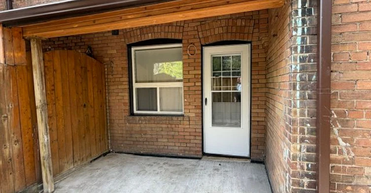 Main Level-19 Mount Royal Avenue, Toronto, ON, M6H 2S2 - 20