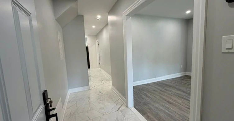 Main Level-19 Mount Royal Avenue, Toronto, ON, M6H 2S2 - 7