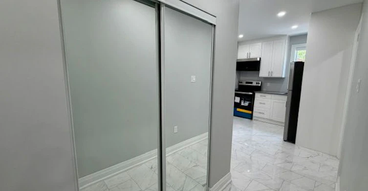 Main Level-19 Mount Royal Avenue, Toronto, ON, M6H 2S2 - 14