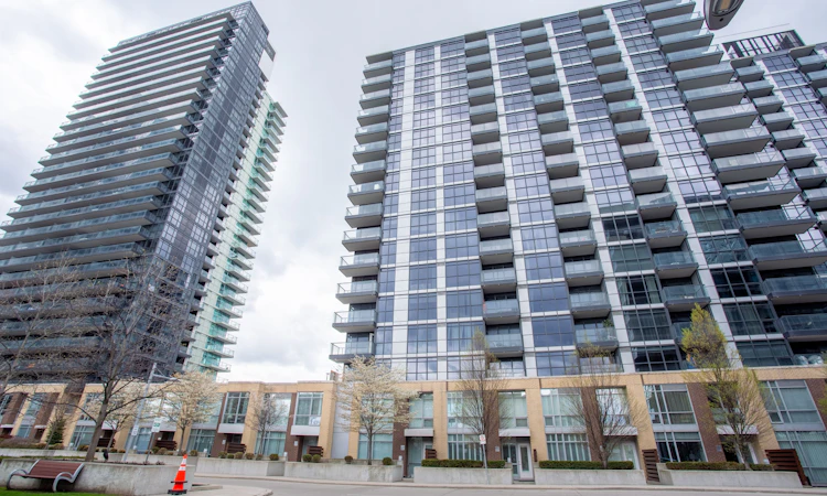 221-19 Singer Court