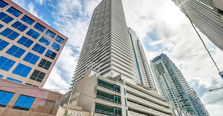 5703-2221 Yonge Street, Toronto, ON, M4S 2B4