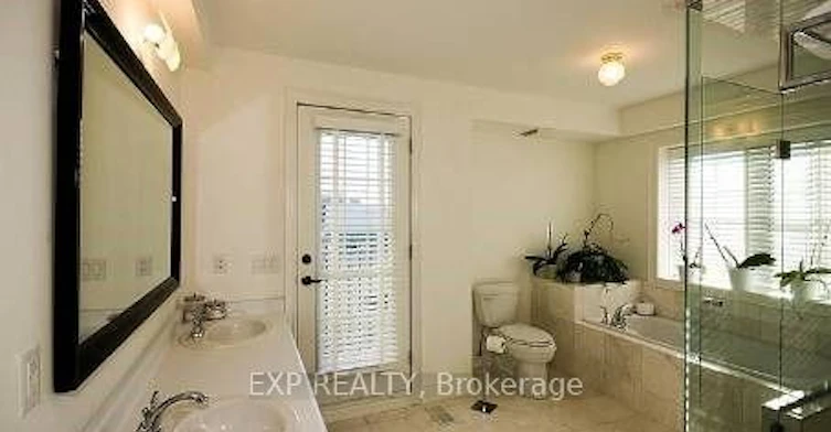 B-2 Fairleigh Crescent, Toronto, ON, M6C 3R8 - 6