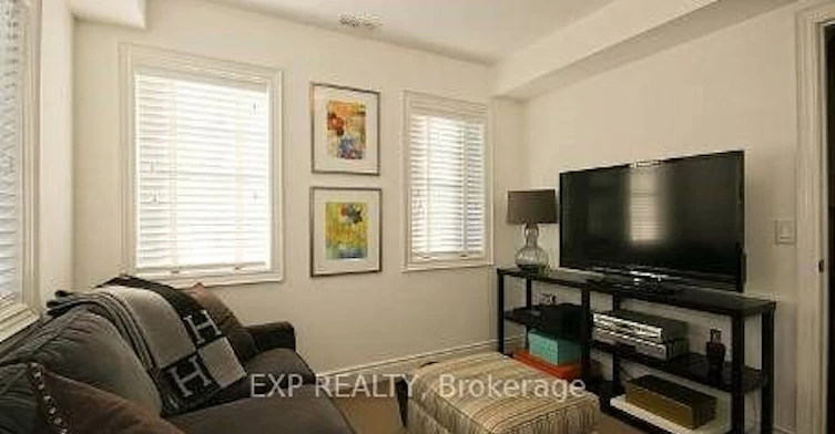 B-2 Fairleigh Crescent, Toronto, ON, M6C 3R8 - 8