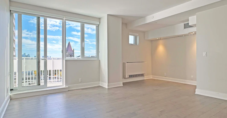 409-11 Walmer Road, Toronto, ON, M5R 2W9 - 2