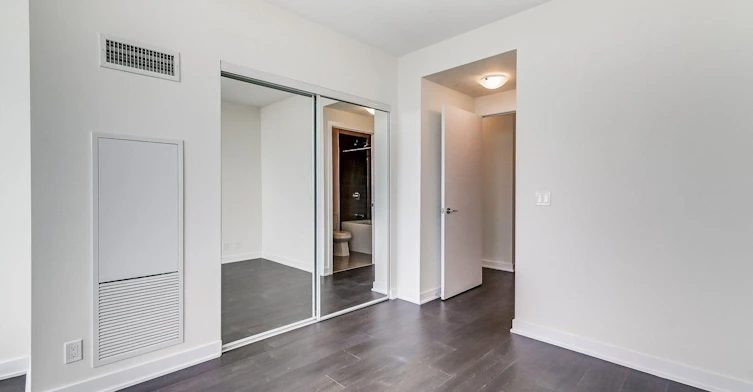 5602-2221 Yonge Street, Toronto, ON, M4S 2B4 - 9