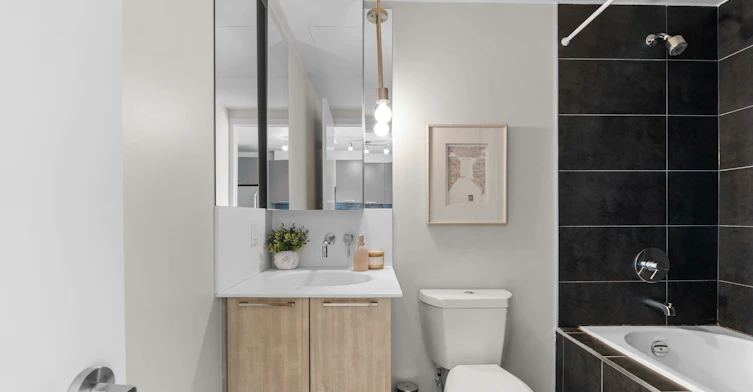 1204-95 Bathurst Street, Toronto, ON, M5V 0H7 - 15