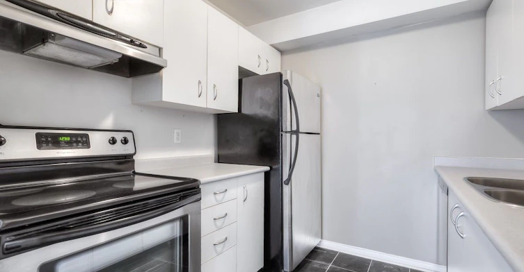 18-106 Redpath Avenue, Toronto, ON, M4S 2J7 - 5