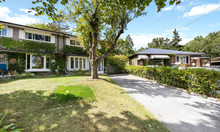 104 Billington Crescent