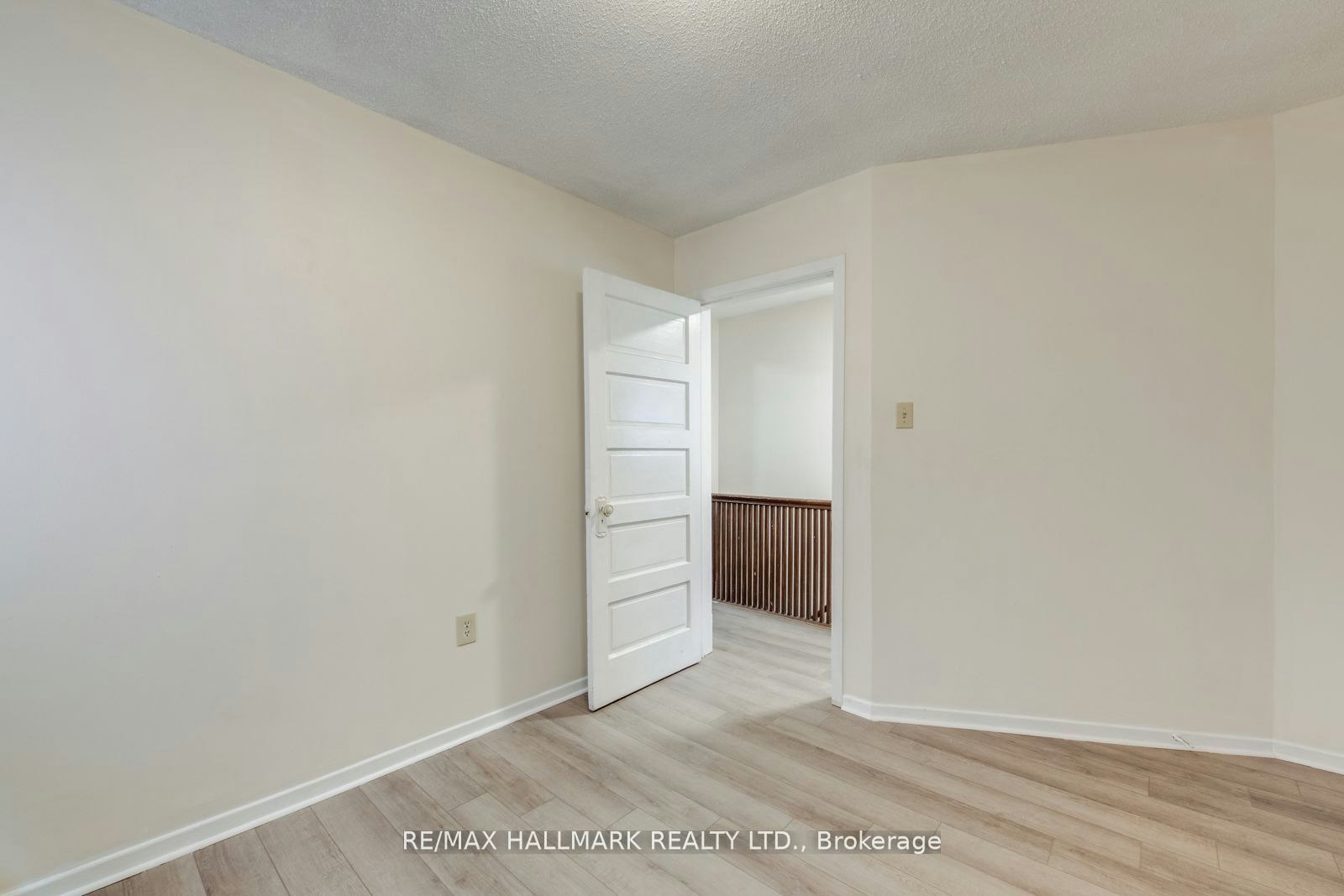 2 Upper-576 Ossington Avenue S, Toronto, ON, M6G 3T5 - 22