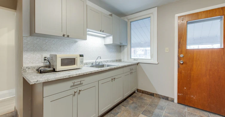 2 Upper-576 Ossington Avenue S, Toronto, ON, M6G 3T5 - 6