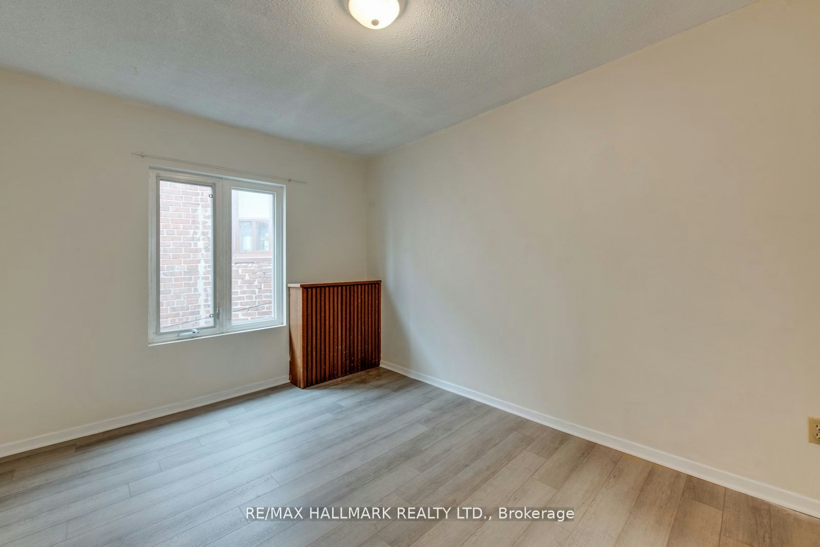 2 Upper-576 Ossington Avenue S, Toronto, ON, M6G 3T5 - 11