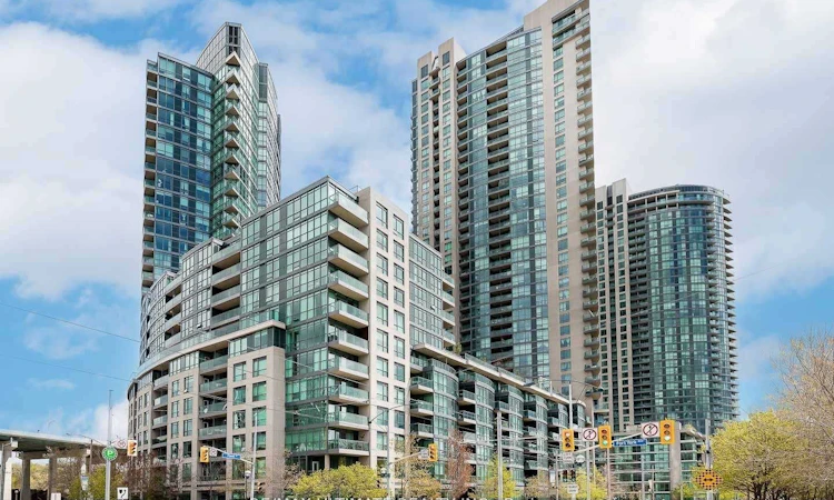 228-231 Fort York Boulevard