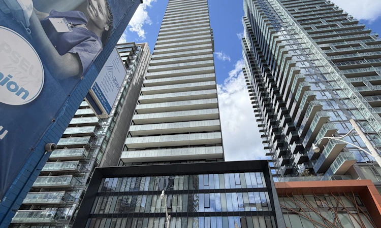 308-28 Wellesley Street E