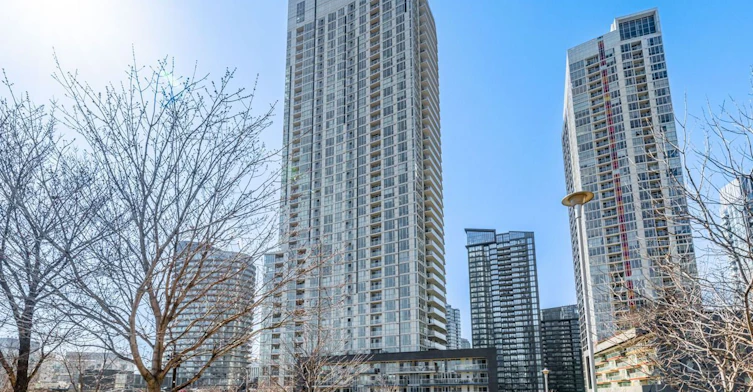 3710-75 Queens Wharf Road, Toronto, ON, M5V 0J8