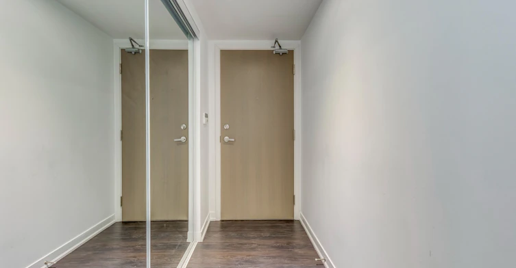 2004-100 Harbour Street, Toronto, ON, M5J 1B7 - 4